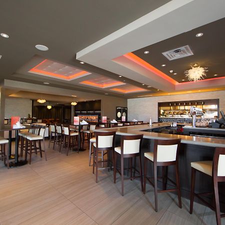 Holiday Inn Hotel & Suites Davenport By Ihg Exterior photo