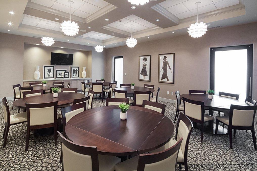 Holiday Inn Hotel & Suites Davenport By Ihg Exterior photo