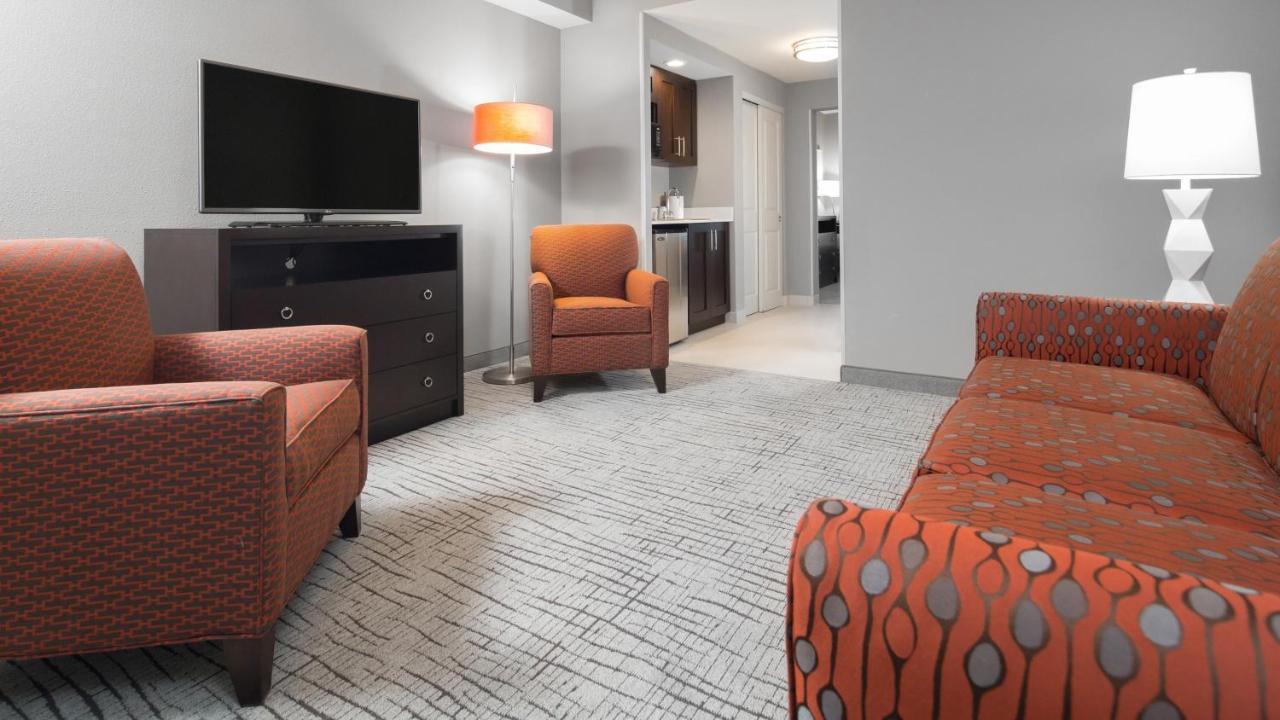Holiday Inn Hotel & Suites Davenport By Ihg Exterior photo